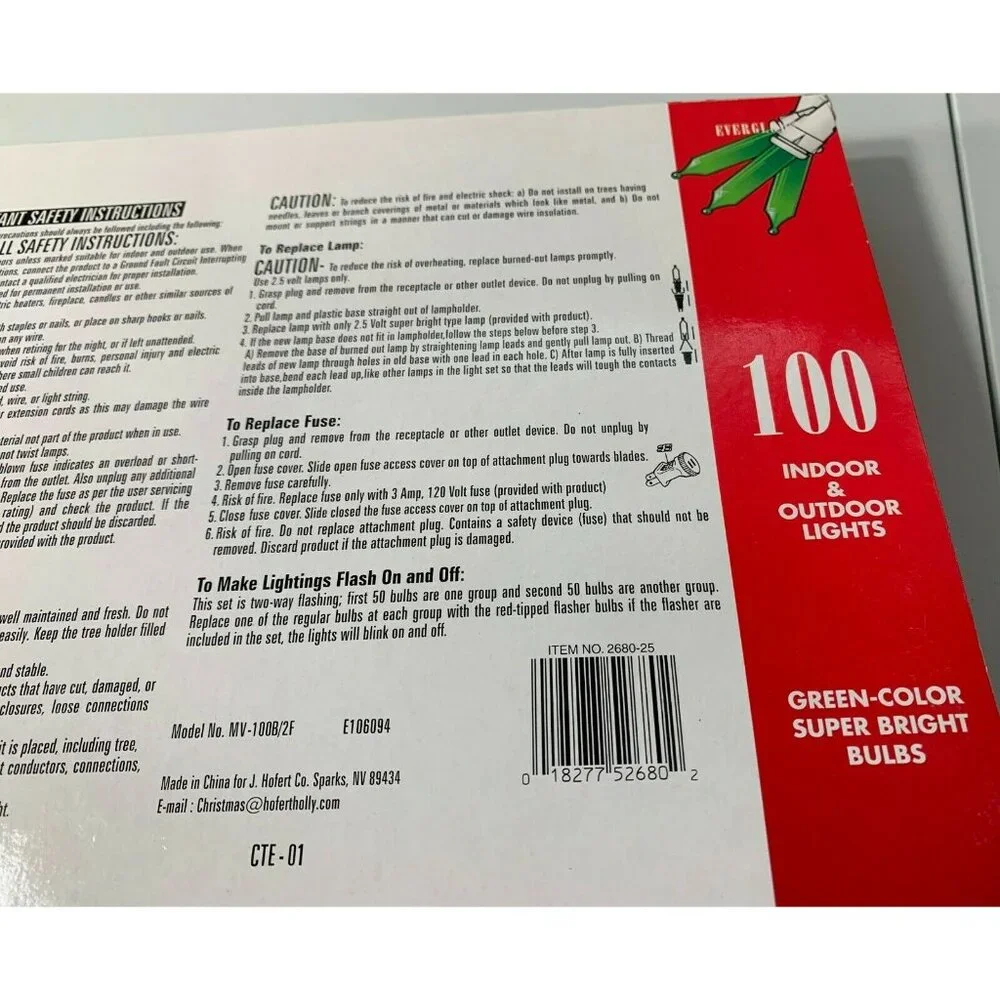 Everglow 100 Light Indoor / Outdoor Christmas String Lights Green Bulbs Lot of 2